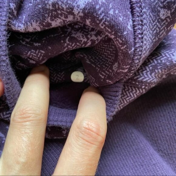 Lululemon size 2 Scuba Hoodie *Stretch purple rose 2 - Picture 11 of 12